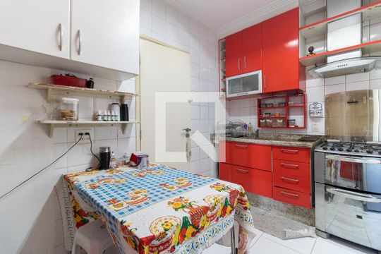 Cozinha de apartamento para alugar com 3 quartos, 96m² em Vila Gumercindo, São Paulo