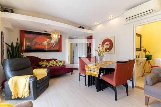 Sala de apartamento para alugar com 3 quartos, 96m² em Vila Gumercindo, São Paulo