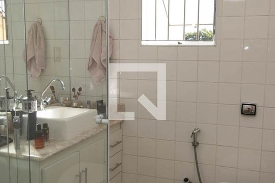 Banheiro de casa à venda com 3 quartos, 180m² em Rudge Ramos, São Bernardo do Campo