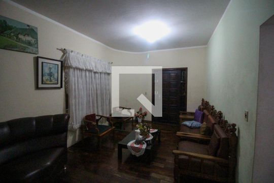 Sala de Estar de casa para alugar com 5 quartos, 600m² em Vila Carrão, São Paulo