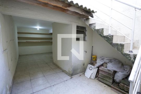 Porão de casa à venda com 3 quartos, 180m² em Cidade Antônio Estevão de Carvalho, São Paulo