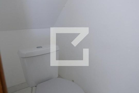 Lavabo de casa à venda com 3 quartos, 180m² em Cidade Antônio Estevão de Carvalho, São Paulo