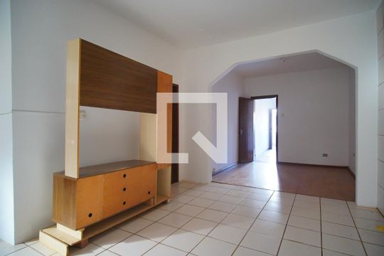 Cozinha  de casa para alugar com 3 quartos, 120m² em Jardim Itu Sabará, Porto Alegre