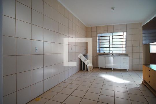 Cozinha  de casa para alugar com 3 quartos, 120m² em Jardim Itu Sabará, Porto Alegre