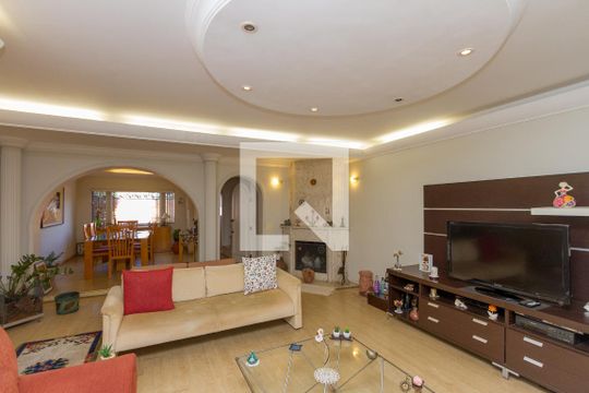 Sala de casa à venda com 5 quartos, 230m² em Jardim Petrópolis, São Paulo