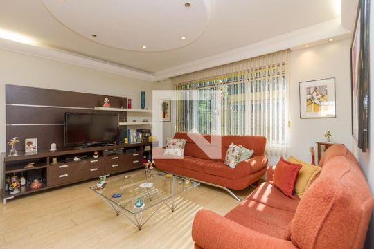 Sala de casa à venda com 5 quartos, 230m² em Jardim Petrópolis, São Paulo