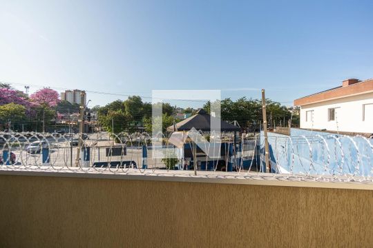 Vista de casa à venda com 3 quartos, 191m² em Vila Carbone, São Paulo
