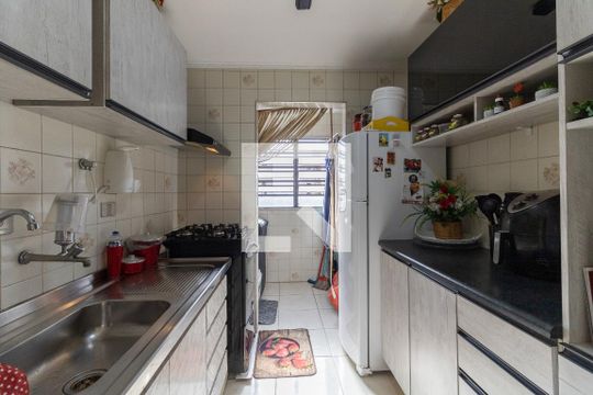 Cozinha de apartamento para alugar com 2 quartos, 48m² em Jardim Vergueiro (sacoma), São Paulo
