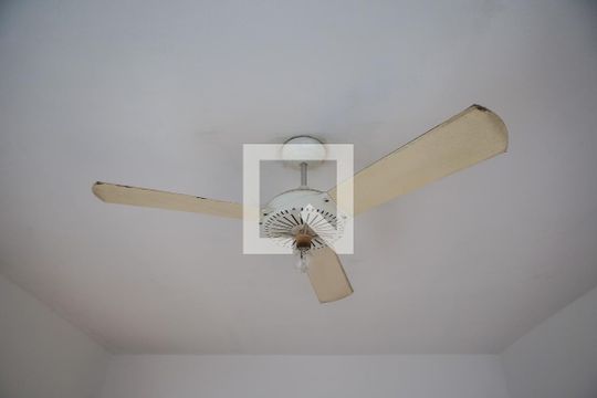 Quarto de apartamento para alugar com 2 quartos, 100m² em Itararé, São Vicente