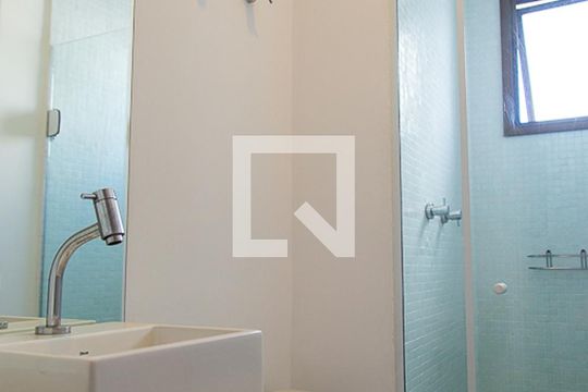 Banheiro Social de apartamento à venda com 2 quartos, 100m² em Vila Monte Alegre, São Paulo