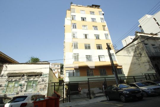 Fachada do Prédio de apartamento para alugar com 1 quarto, 46m² em Glória, Rio de Janeiro