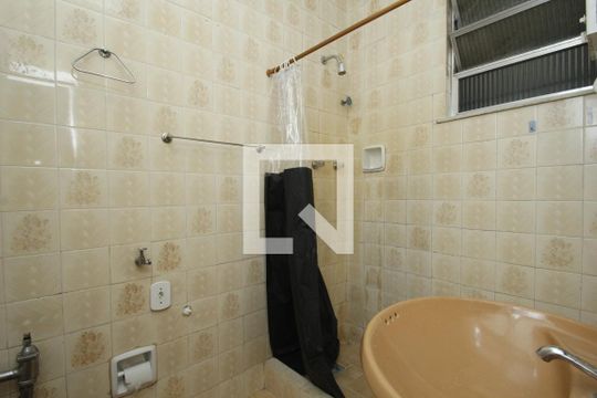 Banheiro de apartamento para alugar com 1 quarto, 46m² em Glória, Rio de Janeiro