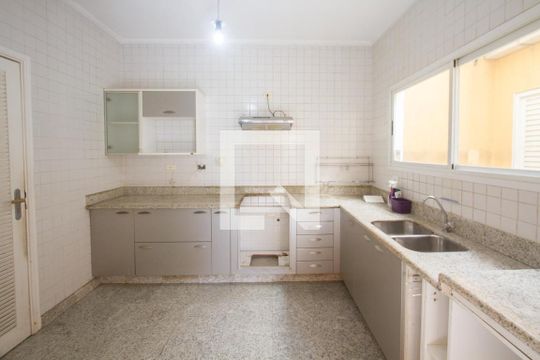 Cozinha de casa de condomínio à venda com 4 quartos, 255m² em Granja Julieta, São Paulo