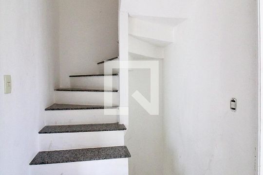 Escada de casa de condomínio à venda com 3 quartos, 200m² em Vila Valparaiso, Santo André