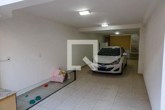 Garagem de casa à venda com 3 quartos, 129m² em Vila Canero, São Paulo