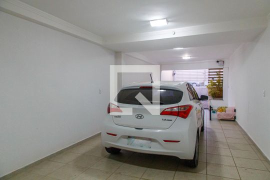 Garagem de casa à venda com 3 quartos, 129m² em Vila Canero, São Paulo