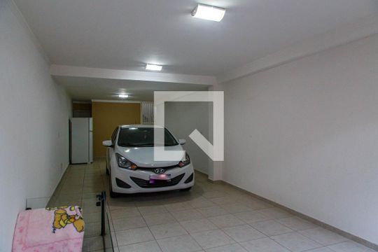 Garagem de casa à venda com 3 quartos, 129m² em Vila Canero, São Paulo