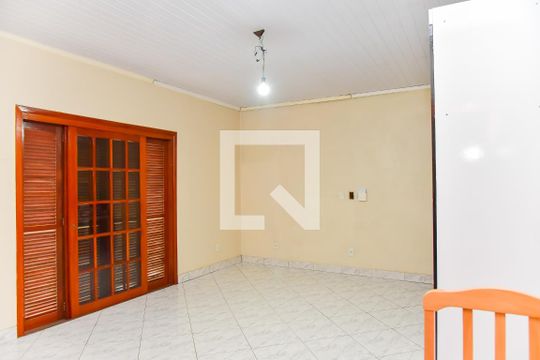 Suíte de casa à venda com 7 quartos, 200m² em Sarandi, Porto Alegre
