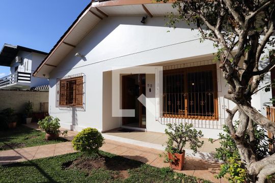 Fachada de casa à venda com 4 quartos, 246m² em São José, Novo Hamburgo