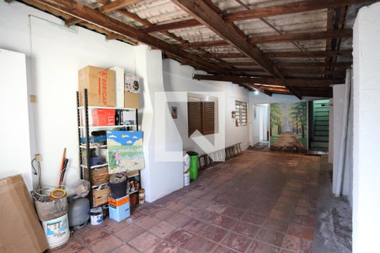 Garagem de casa à venda com 4 quartos, 246m² em São José, Novo Hamburgo