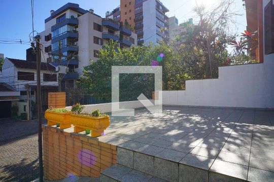 Área Externa de apartamento à venda com 2 quartos, 200m² em Petrópolis, Porto Alegre