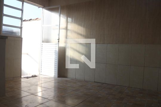 Cozinha de casa para alugar com 2 quartos, 90m² em Cidade Naútica, São Vicente