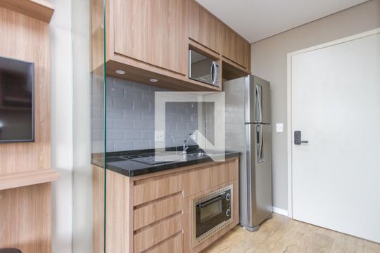 Studio de kitnet/studio para alugar com 1 quarto, 23m² em Jardim das Acácias, São Paulo