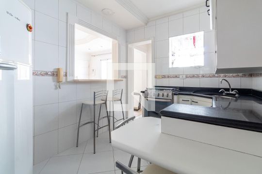Cozinha de apartamento à venda com 1 quarto, 54m² em Jardim Santa Mena, Guarulhos