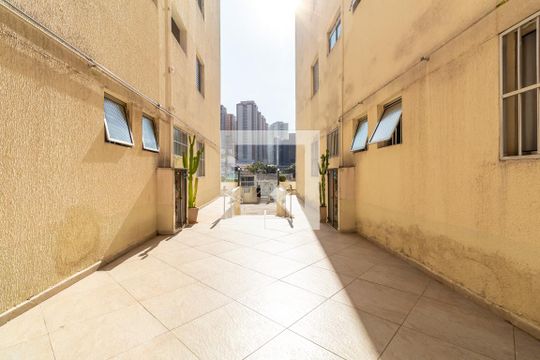 Área Externa de apartamento para alugar com 1 quarto, 54m² em Jardim Santa Mena, Guarulhos