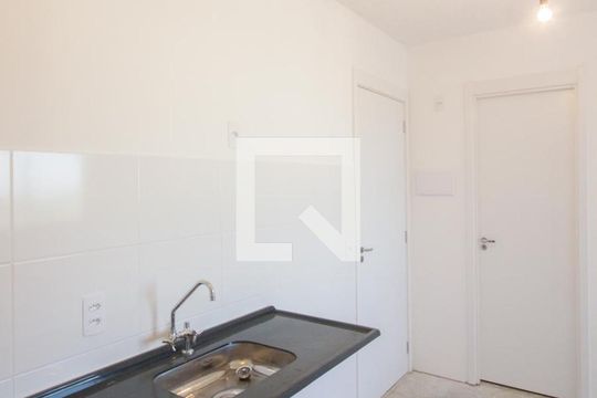 Cozinha de apartamento para alugar com 2 quartos, 33m² em Santo Amaro, São Paulo