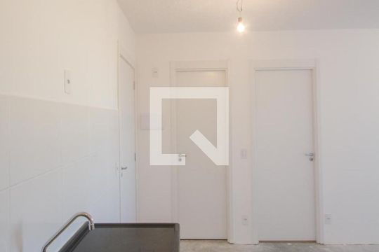 Cozinha de apartamento para alugar com 2 quartos, 33m² em Santo Amaro, São Paulo