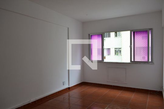 Sala de apartamento à venda com 1 quarto, 50m² em Tanque, Rio de Janeiro