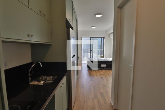 Cozinha de kitnet/studio para alugar com 1 quarto, 27m² em Pinheiros, São Paulo