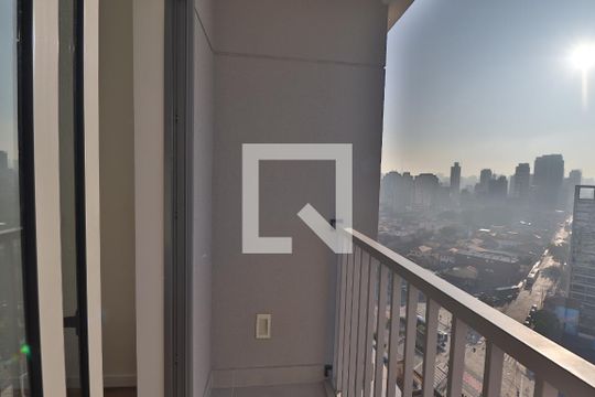 Varanda de kitnet/studio para alugar com 1 quarto, 27m² em Pinheiros, São Paulo