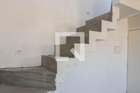 Escada de apartamento à venda com 3 quartos, 98m² em Jardim Toscana, Guarulhos