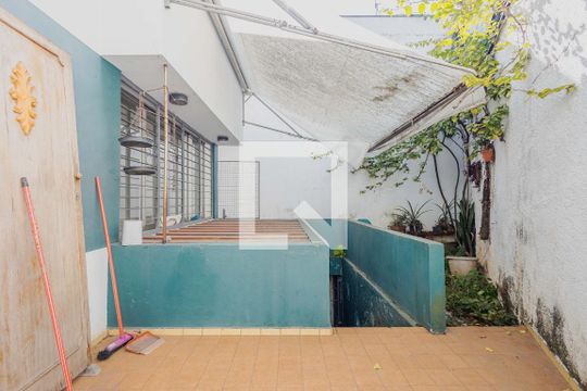 Quintal de casa à venda com 3 quartos, 240m² em Vila Madalena, São Paulo