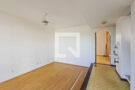 Sala de casa à venda com 3 quartos, 240m² em Vila Madalena, São Paulo