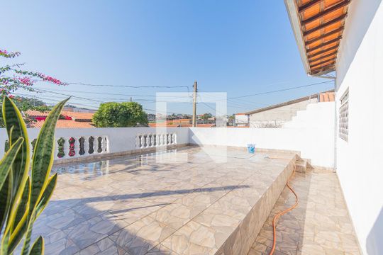 Quintal de casa à venda com 3 quartos, 250m² em Jardim Roseira, Campinas