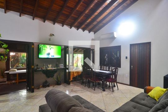Sala de casa à venda com 2 quartos, 140m² em Mato Grande, Canoas
