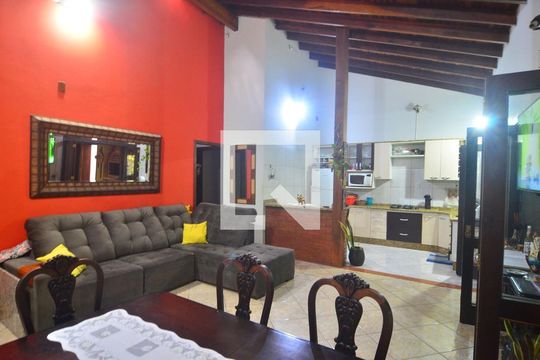 Sala de casa à venda com 2 quartos, 140m² em Mato Grande, Canoas