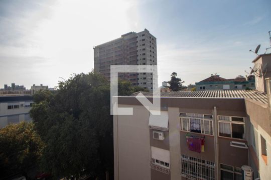 Vista do Quarto 2 de apartamento para alugar com 2 quartos, 84m² em Passo da Areia, Porto Alegre