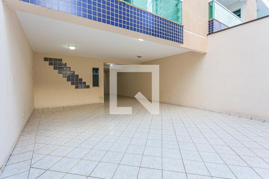 Garagem de casa à venda com 3 quartos, 250m² em Vila Gilda, Santo André