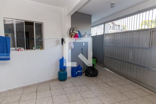 Garagem 2 de casa à venda com 7 quartos, 445m² em Centro, Diadema