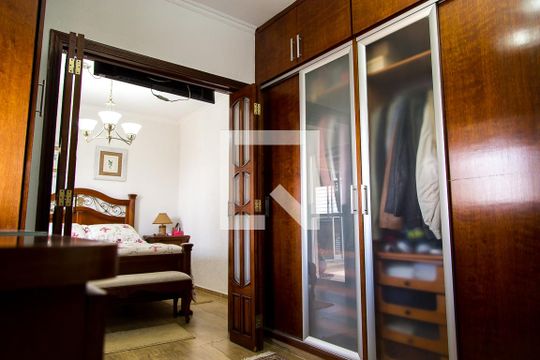 Closet da Suíte 2 de apartamento à venda com 3 quartos, 200m² em Vila Guarani, São Paulo