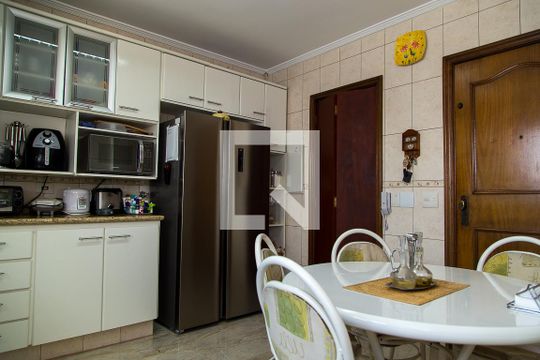 Cozinha de apartamento à venda com 3 quartos, 200m² em Vila Guarani, São Paulo