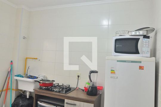 Cozinha de apartamento para alugar com 2 quartos, 43m² em São José, Canoas