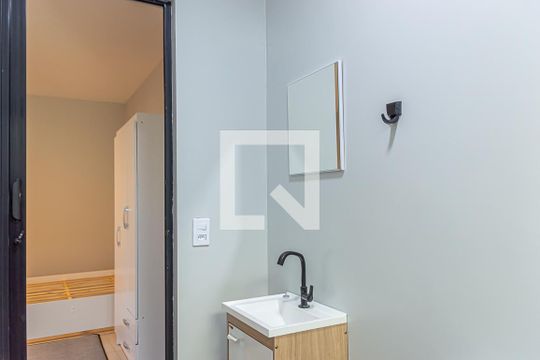 Banheiro de kitnet/studio para alugar com 1 quarto, 16m² em Vila Marlene, São Bernardo do Campo