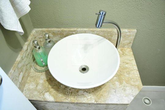 Lavabo de casa de condomínio para alugar com 4 quartos, 330m² em Jardim Colibri, Cotia