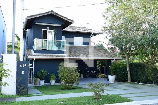 Fachada de casa de condomínio para alugar com 4 quartos, 330m² em Jardim Colibri, Cotia