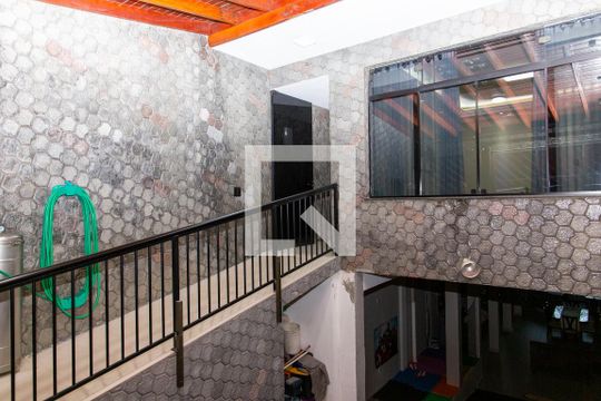 Garagem de casa à venda com 3 quartos, 380m² em Vila Conceicao, Diadema